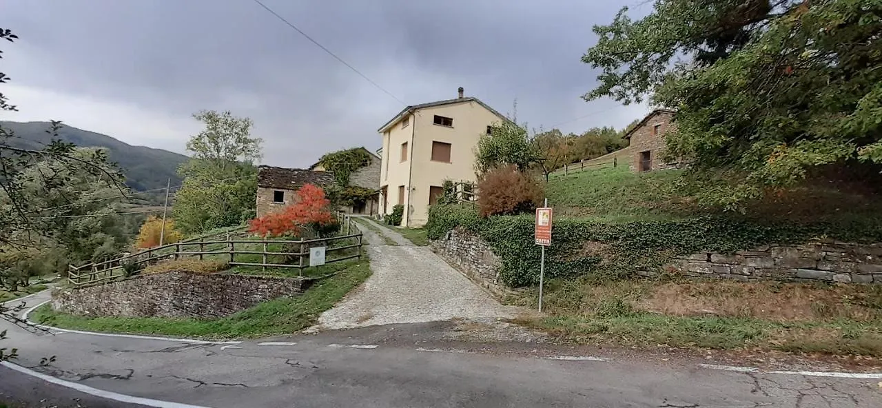 La Vigna di San Pietro Villa Borgo Val di Taro 0*,  Italia